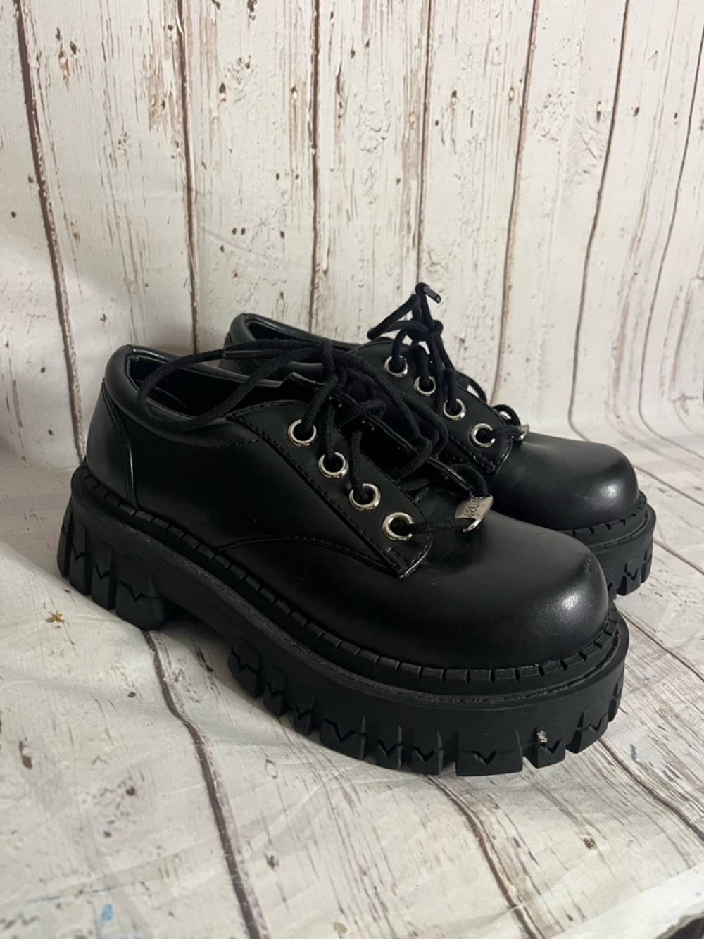 Y2K Platform Chunky Delias Womens Size 5M Black Lace-Up Shoes